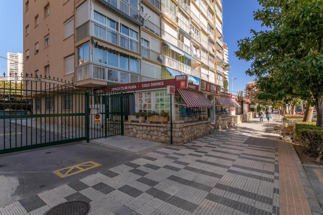 Aparmento Eolo Apartment เบนิดอร์ม ภายนอก รูปภาพ